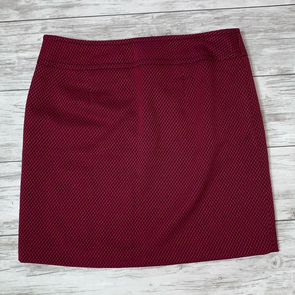 LOFT Pink / Black Skirt Size 10P NWT - Picture 2 of 5